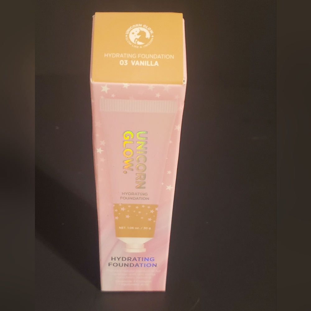 **3PACK** Unicorn Glow Hydrating Foundation- #03 Vanilla
